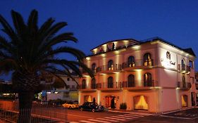 Bram Hotel